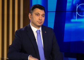 CREATOR: gd-jpeg v1.0 (using IJG JPEG v62), quality = 90