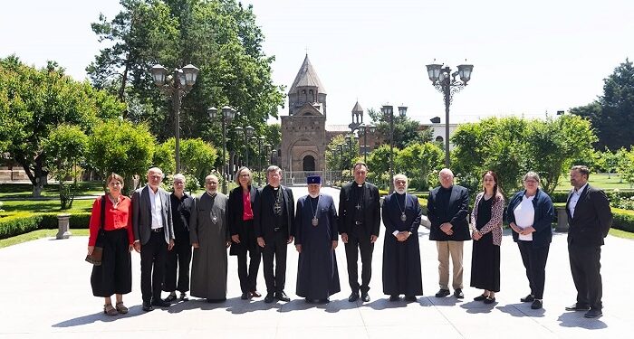 Գարեգին Երկրորդն ընդունել է Ֆրայբուրգի արքեպիսկոպոս Շտեֆան Բուրգերի գլխավորած պատվիրակությանը